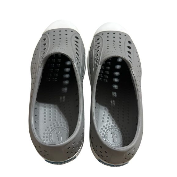 Native Gray White Slip-On Sneakers Jefferson Lightweight Waterproof Men7 Women 9 - Picture 5 of 6